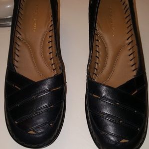 NWOT Easy Spirt black leather shoes